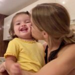 Gala Caldirola Instagram - Hay muchas formas de amar, pero ninguna es tan incondicional! Un amor que supera cualquier magnitud! Un amor que te nutre, que te hace más fuerte! Te amé desde el primer día y seré tuya por el resto de mi vida! A todas las personas que hoy no están pasando un buen momento les deseo que encuentren luz, refugio, consuelo y un apoyo. Y a los que hoy si sienten que tienen motivos para celebrar el día del amor les recuerdo lo valioso que es vivir con gratitud🤍