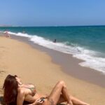 Gala Caldirola Instagram - El objetivo es ser simplemente felices 🤍🌴💦🌞