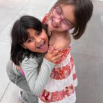 Gala Caldirola Instagram - Bienvenida a la familia AMALIA🤍 Te esperábamos con ansias! Aquí tienes a una prima mayor que te cuidará y te amará y una tía que estará siempre para ti aún si viva a muchos kilómetros, aqui estuvimos para recibirte!!! Enhorabuena papitos @carolinasanchezisla @franki_danilo 🍼