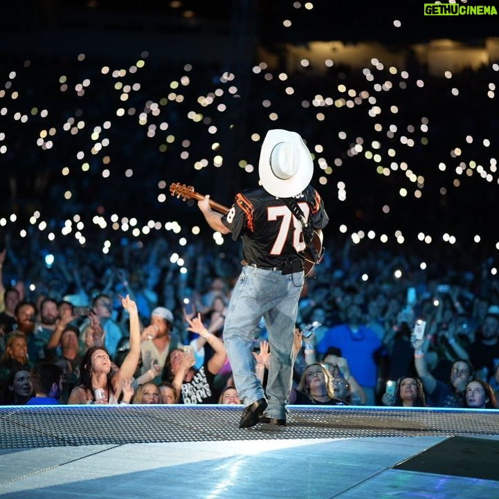 Garth Brooks Instagram - Cincy!! You guys f***ing ROCKED the jungle!! Thank you for singing in the rain with me!! love, g #GarthinCincy