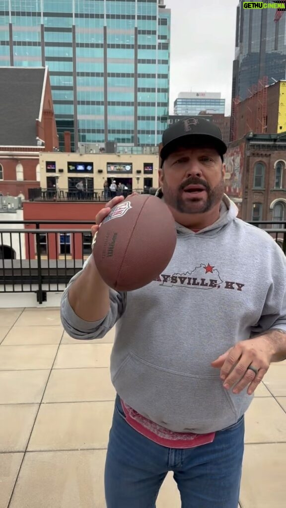 Garth Brooks Instagram - Opening weekend for @friendsbarnash Game on!!!! love, g