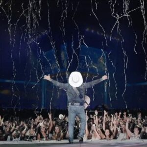 Garth Brooks Instagram - Nashville, we’re coming home…AGAIN! You were sweet to each other when the Thunder Rolled last time. I not only want to come back, I have to come back! Not for you, but for me! Let’s make this a night so great we want to live it twice!  love, g #GARTHinNASHVILLE