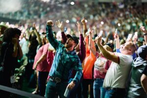 Garth Brooks Instagram - Orlando, I’ll say it again - YOU #%^#% ROCK!!!!!!! love, g #GARTHinORLANDO