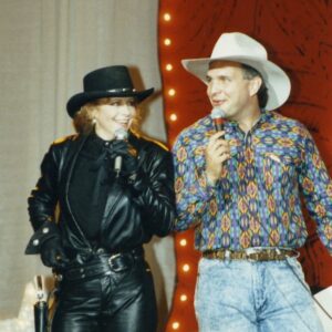 Garth Brooks Instagram - Tomorrow’s #StudioG is going to be a special one with @reba! Post your #AskReba questions and join us on @TalkShopLive (link in bio to RSVP) love, g