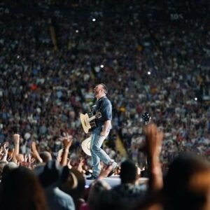 Garth Brooks Instagram - UN - FREEEEEAAAAKING REAL!!!! LSU … tonight was better than my wildest dreams !!!! love, g #GARTHinBATONROUGE