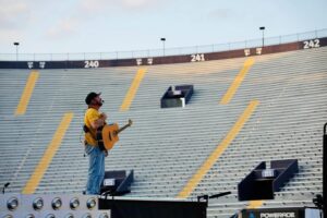 Garth Brooks Instagram - Callin’ Baton Rouge!!! love, g
