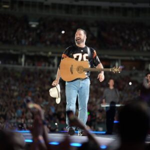 Garth Brooks Instagram - Cincy!! You guys f***ing ROCKED the jungle!! Thank you for singing in the rain with me!! love, g
#GarthinCincy