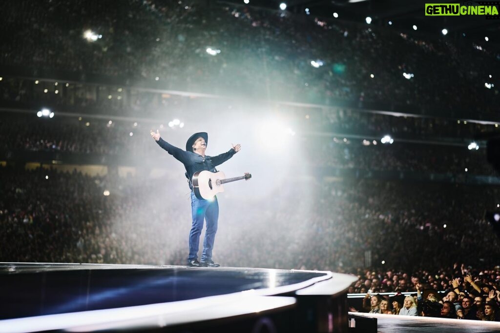 Garth Brooks Instagram - Happy Birthday, Garth!!!! Join us in wishing Garth a HAPPY BIRTHDAY!! Post your messages below! - Team Garth