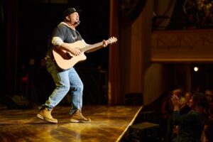 Garth Brooks Instagram - I could do this with you every night! THANK YOU @theryman!!!! love, g #GarthAtTheRyman