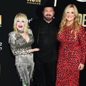Garth Brooks Instagram - Luckiest man on the planet!!!!!!! love, g #ACMawards