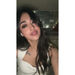Gayatri Bhardwaj Instagram - Posting a selfie after 194883020 days🫶🏽🐥 Makeup- @goldandglittr Hair- @hair_by_gulnaaz