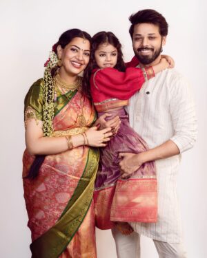 Geetha Madhuri Instagram - PC - @guntiartstudio 

@that_actor_nandu @daakshaayani_prakruthi 

Prakruthi’s outfit - @chandamama_designerstudio