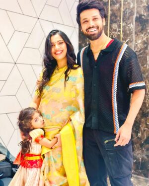 Geetha Madhuri Instagram - Daakshaayani Prakruthi is going to become a cute little akka in February 2024!!!! 🤞🤞🤞🤞🤰🤰🤰😍😍😍🙏🙏🙏 @that_actor_nandu @daakshaayani_prakruthi