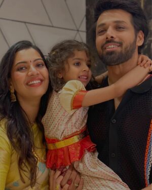 Geetha Madhuri Instagram - Daakshaayani Prakruthi is going to become a cute little akka in February 2024!!!! 🤞🤞🤞🤞🤰🤰🤰😍😍😍🙏🙏🙏 @that_actor_nandu @daakshaayani_prakruthi