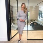 Gemma Atkinson Instagram - Excited to share my brand new @inthestyle collection launching THIS WEDNESDAY at 7pm (ad) 𝐖𝐈𝐍 𝐘𝐎𝐔𝐑 𝐅𝐀𝐕𝐄 𝐋𝐎𝐎𝐊! 🤍 The cosy Autumn season is here! 🍂 I’ve worked with the ITS team to bring you a collection of new season staples which is full of comfy styles that you can pop on this autumn! They’re perfect if you’ve got a coffee date with the girls, doing the school run or just relaxing at home watching your favourite film!🤍 We’ve included lots of versatile pieces into this range from sweats to knitted dresses to knitted jumpers to lounge sets and so much more! I love it 💫 To celebrate we’re also giving you and a mate the chance to 𝐖𝐈𝐍 𝐘𝐎𝐔𝐑 𝐅𝐀𝐕𝐄 𝐋𝐎𝐎𝐊! For your chance to 𝐖𝐈𝐍: 1️⃣ LIKE this post 2️⃣ TAG your mate you'd share it with 👯‍♀️ 3️⃣ Make sure you both FOLLOW @inthestyle @glouiseatkinson Good luck! 🍂🤎 The comp winners will be announced on Wednesday before the launch at 7pm. As always, thanks for the support, and the patience with this one! I had some time off growing a human 🥰