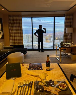 Genevieve Padalecki Instagram - What happens in Vegas ends up on IG. U2 you were a dream 🤩