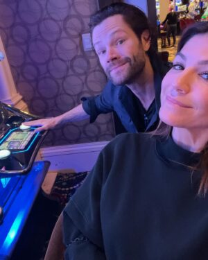 Genevieve Padalecki Instagram - What happens in Vegas ends up on IG. U2 you were a dream 🤩