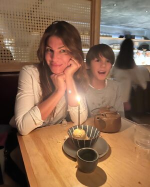 Genevieve Padalecki Instagram - Got to celebrate another year around the sun. I’m pretty lucky. Thanks for all the bday love. ❤️💫✨🎂. 
📸: Odette