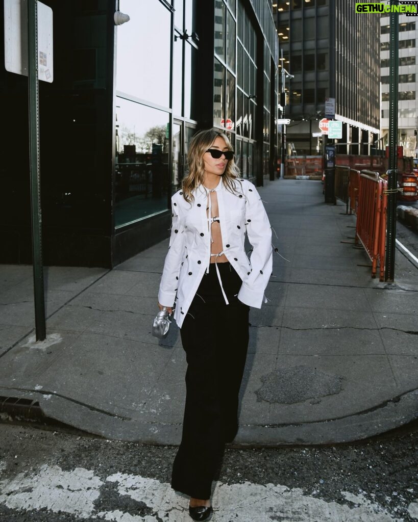 Georgia Hassarati Instagram - a little nyfw stroll styled by @danielleandalix @jacquemus vintage Chanel via @gimirarity 📷 @madisonlanephoto