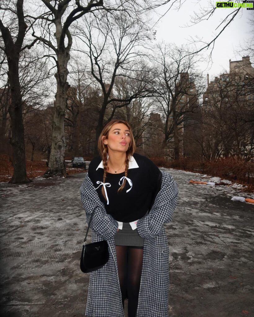 Georgia Hassarati Instagram - Central Park is my favorite