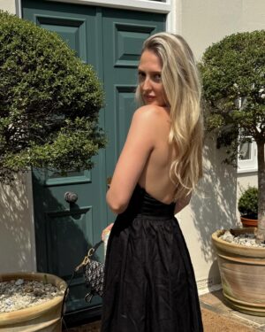Georgia Hirst Instagram - It’s summer for a few days in England 🥹🤍☀️