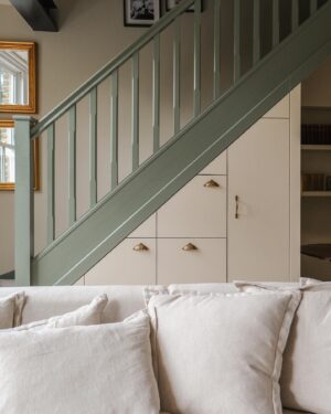 Georgia Hirst Instagram - At home with Actor Gee Hirst 💚

Creating a cosy country-feeling home in London through warming beiges and earthy greens alongside brushed brass finishes, soft layered lighting and thoughtful antique pieces. 

"When I bought the apartment, it was pretty lifeless and cold. I met my boyfriend who had always fantasied about having a country home and so we started this renovation project together. 

We introduced warmer tones through the paint colours - all Lick - textiles and finishes to give it a relaxing, 'Soho Farmhouse' countryside retreat feel in the middle of the city." 

Paint colours used:
• Living room, dining and kitchen (walls): #Beige01 
• Kitchen cabinets: #Green02
• Staircase woodwork: Green 02
• Bedroom: #Beige02 Soho Farmhouse
• Spare room: #Green05 Rome House
 
See the full home tour on the Lick YouTube channel (link in bio)

#LickHome #housetour #apartmentdesign