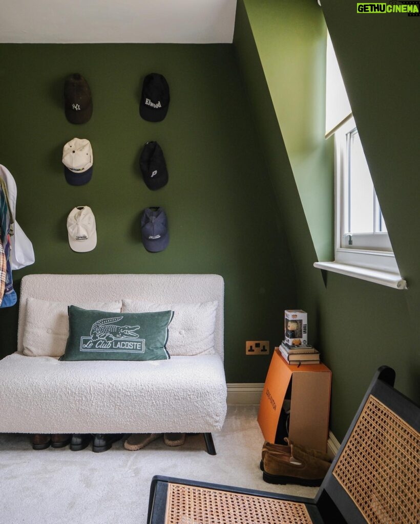 Georgia Hirst Instagram - At home with Actor Gee Hirst 💚 Creating a cosy country-feeling home in London through warming beiges and earthy greens alongside brushed brass finishes, soft layered lighting and thoughtful antique pieces. "When I bought the apartment, it was pretty lifeless and cold. I met my boyfriend who had always fantasied about having a country home and so we started this renovation project together. We introduced warmer tones through the paint colours - all Lick - textiles and finishes to give it a relaxing, 'Soho Farmhouse' countryside retreat feel in the middle of the city." Paint colours used: • Living room, dining and kitchen (walls): #Beige01 • Kitchen cabinets: #Green02 • Staircase woodwork: Green 02 • Bedroom: #Beige02 Soho Farmhouse • Spare room: #Green05 Rome House See the full home tour on the Lick YouTube channel (link in bio) #LickHome #housetour #apartmentdesign