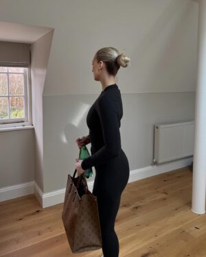 Georgia Hirst Instagram - Living in workout clothes right now!!! 🖤