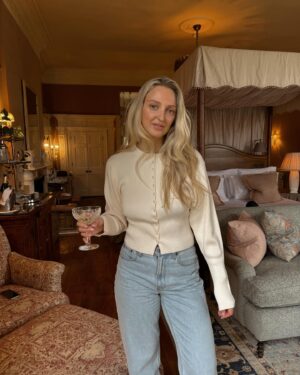Georgia Hirst Instagram - Started wearing a lot more white these days… 🤍💍👰🏼