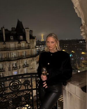 Georgia Hirst Instagram - Paris makes me happy 🖤 @hotellutetia