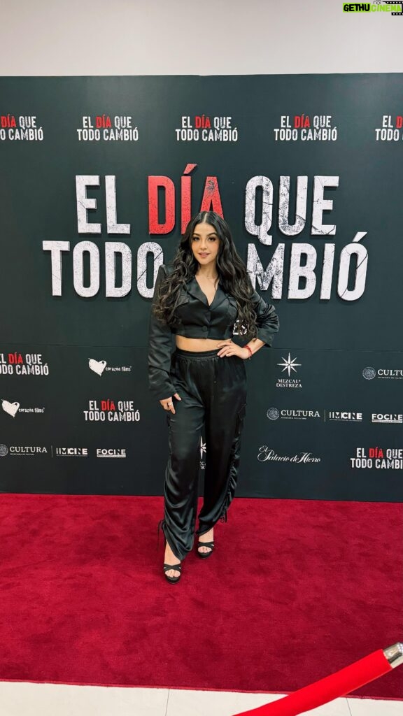 Geraldine Galvan Instagram - Les cuento un poco de el estreno de #ElDíaQueTodCambio Ya pueden verla SÓLO EN CINES!!!