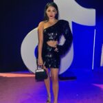 Geraldine Galvan Instagram - Gran noche 🖤🌙 #TikTokAwards @tiktoklatam • • • • • Rp : @sd.talent Makeup & Hair: @parrasisrael STYLIST : @opheliasr Vestido: @glowbydian Zapatos: @reginaromeromx
