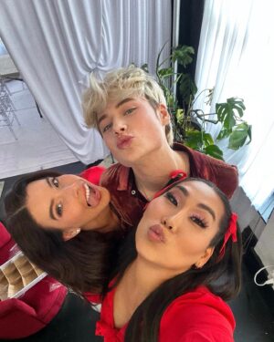 Gia Gunn Instagram - Sisterhood♥️ I’ve always wanted to hold space for my sisters to heal, laugh, cry and just feel celebrated - and b*tch I did that!! However I couldn’t have done it without @labamby @translatinacoalition - you continue to inspire me and I thank you so much!! Truly a dream come true✨

@thegunnstudio is available to host your next event or photoshoot! Link in bio.
