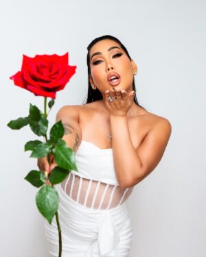 Gia Gunn Instagram - 𝑾𝒉𝒆𝒏 𝒚𝒐𝒖 𝒍𝒐𝒗𝒆 𝒘𝒊𝒕𝒉 𝒂𝒍𝒍 𝒚𝒐𝒖𝒓 𝒃𝒆𝒊𝒏𝒈, 𝒕𝒉𝒊𝒔 𝒊𝒔 𝒘𝒉𝒂𝒕 𝒉𝒂𝒑𝒑𝒆𝒏𝒔.  𝑯𝒂𝒑𝒑𝒚 𝑽𝒂𝒍𝒆𝒏𝒕𝒊𝒏𝒆𝒔 𝑫𝒂𝒚♥️

📸 @eatenbyanimals 
💄 @glamtechstevent @leovalentinohair