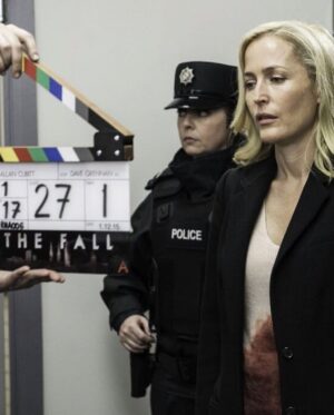 Gillian Anderson Instagram - 10 years of silk shirts, room 203 and showing men how it’s done. Stella Gibson. What a gift of a character.

(The Fall premiered on @bbctwo 13 May 2013 🤯)