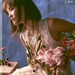 Gingle Wang Instagram - ： Blossoming 即將綻放的五月 期待著那些與眾不同的、百花齊放的 獨一無二又美好的瞬間💐🤍 #PowerCircles