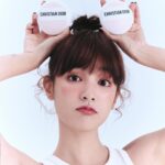 Gingle Wang Instagram - ： Never Stop Playing 2024保持可愛ing @DiorBeauty #DiorBeauty #DiorLeBaume #NeverStopPlaying #迪奧緹花全能修護霜粉紅限量版