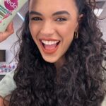 Giovana Cordeiro Instagram - Tá aí o passo a passo pra finalizar esse cabelão! 🦁 Meu foco agora é manter o meu cabelo hidratado pra ele continuar crescendo saudável e forte, por isso escolhi a @sedaoficial com a Linha Prebióticos Biotina que auxilia no crescimento capilar da maneira certa fortalecendo os fios da raiz até as pontas, com a tecnologia e os nutrientes adequados. 💜 #Publi #AguentaFirme
