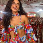 Giovana Cordeiro Instagram - Quanta intensidade, vibração e felicidade até aqui e o maior momento ainda nem chegou! ❤️‍🔥🐯 Vídeo: @amadeuoliveira Look: @feliperangel.atelier Sandálias: @viferracooficial