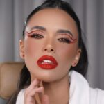 Giovana Cordeiro Instagram - Olha só quem estava comigo ontem e ficou até o fim! ❤️ O novo Batom Power Stay da @avonbrasil sustentou todos os rebolados, samba no pé, suor, água, beijos e abraços com muito conforto e beleza. Realmente, #VeioPraFicar. #publi