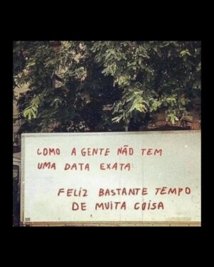 Giovana Cordeiro Instagram - Eu celebro a minha vida e celebro a vida de todas que vieram antes de mim. Celebro Dona Marita que está sempre presente em energia, no meu pensamento, nas minhas decisões e minhas emoções. Celebro Dona Norma que me presenteia com sua alegria, seu cuidado e sua força.
Celebro Lillian que me deu a vida com tanta garra e amor.
Celebro Natália e Daniela, minhas fiés escudeiras que nunca me abandonam. Celebro Luciana e Fabíola, minhas tias, com quem aprendi muito sobre dedicação e trabalho. Celebro Duda e Bruna, que construíram comigo a nossa liberdade e nossa identidade. Celebro a Thaia e abençoo a sua vida com todo meu amor! Celebro meu pai, Flavio, por ter sido o maior incentivador dos meus dos meus sonhos. Seu Israel, que me ensinou sobre honestidade e perseverança. Geraldinho, que está em poucas lembranças mas em cada conquista minha consigo te ouvir dizer “minha artista!”.
Nunca andei só. Nunca andarei. Se eu sou hoje é porque eles também foram e são.