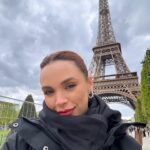 Giovana Cordeiro Instagram - Mãe, subi na torre Eiffel!!!