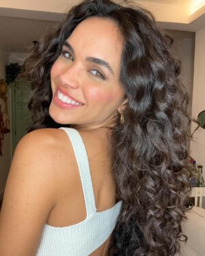 Giovana Cordeiro Instagram - Às sextas usamos branco
