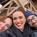 Giovana Cordeiro Instagram - Mãe, subi na torre Eiffel!!!