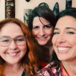 Giselle Itié Instagram - #PerfeitosDesconhecidos estreia dia 07 de Novembro e eu sou só Amor! Baita equipe, set leve, elenco dos sonhos e direção de dar Saudades #JuliaJordao 🤍 essa trilha escolhida pelos amores @sheronmenezzes @fabricioboliveira hehe… #tbt do futuro ps: #PerfeitosDesconhecidos tá bem fueda. Pronto falei 😬🤍