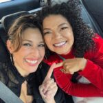 Giselle Itié Instagram - Após 02 décadas mergulhada no filme “ O Barulho da Noite “ a talentosíssima e extremamente sensível diretora tocantinense @evitaapereira pariu essa história tão profunda e necessária no @festivaldecinemadegramado @obarulhodanoiteofilme é uma denúncia contada por um olhar poético sobre o grito contido e angustiante que existe e resiste nas meninas e mulheres, após serem atravessadas sistematicamente pela dor do abuso dentro dos seus lares. É um filme valiosíssimo para nossa sociedade. Amiga, Obrigada por me deixar fazer parte deste momento tão potente. Além de ser esta artista gigante, você é uma mulher de uma força inexplicável com um coração cheio de amor e arte. Te Amo Muito e estou muito feliz em ser sua babá número 02 e… prooooooonto. ❤️🥹