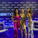Giulia Nassa Instagram - DIA DE CCXP COM A MAXINHA!! Hoje fizemos vários conteúdos e live falando da nossa série “Use Sua Voz” que estreia ano que vem na @hbomaxbr , rolou pocket show no stand da @rokubrasil e também tiramos um tempinho pra ver as ativações… OLHA EU NO TRONO DE FERRO! 🥹🥹🥹💜💜💜