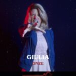 Giulia Nassa Instagram - Das terras paulistanas para o mundo invertido, @giunassa é Onze 🧇🔦 Estreia em Maio no @teatrofashionmall 🎥 @stone.artfilms