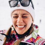 Gizem Karaca Instagram - Seçemedim o yüzden hepsini seçtüm 👀🙈 bu arada son fotoda nasıl ustaca board kaydığımı görebilirsiniz vihuuuu 🏂😎