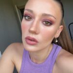 Gizem Karaca Instagram - Won’t take anything serious anymore sorry, zaten Webb e göre bir kum tanesi kadar bile değilmişiz. 🕺🏼🫶🏻